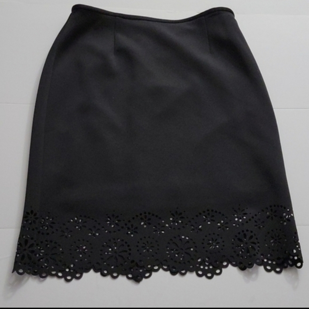 NWT Calvin Klein Laser Cut Skirt Black Size 4